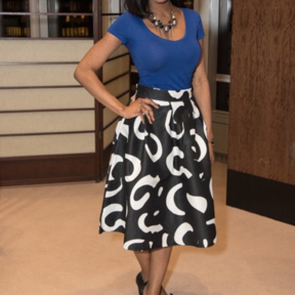 🆕💫💼High waist floral b & w thick winter skirt - Picture 2 of 7